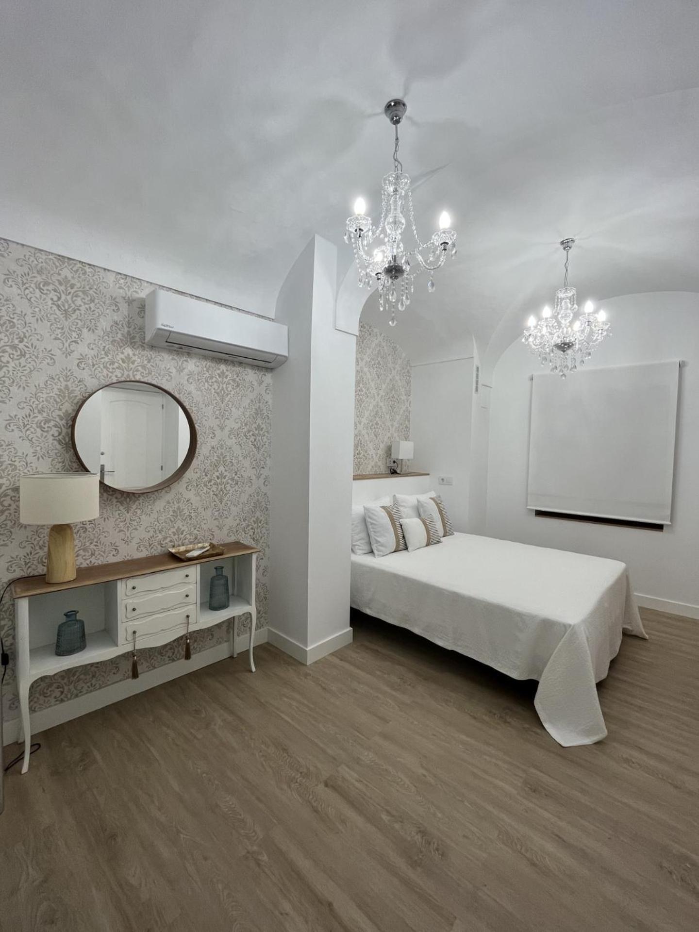Apartamentos San Miguel เฮเรส เด ลอส คาบาลเญรอส ภายนอก รูปภาพ