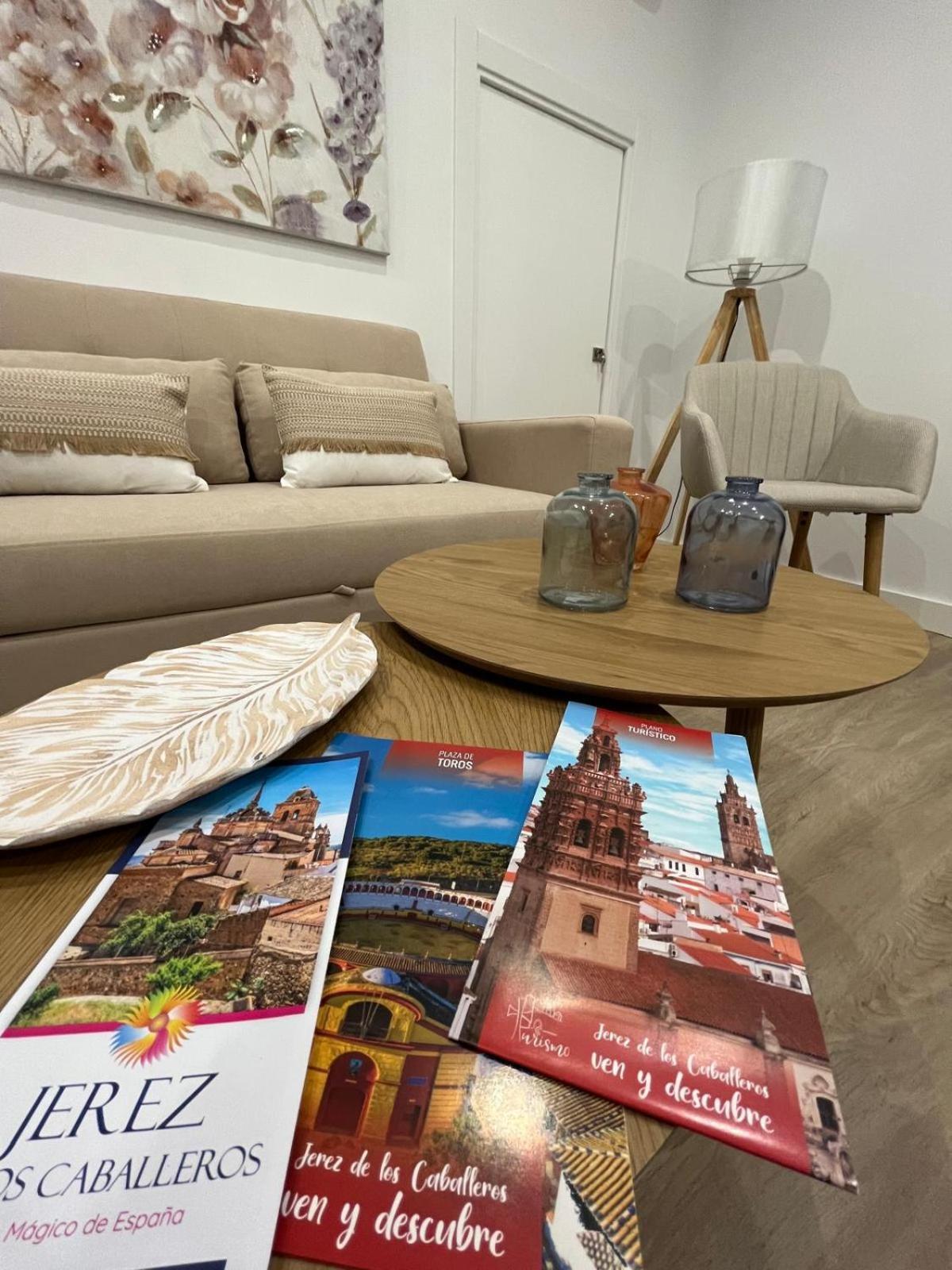 Apartamentos San Miguel เฮเรส เด ลอส คาบาลเญรอส ภายนอก รูปภาพ
